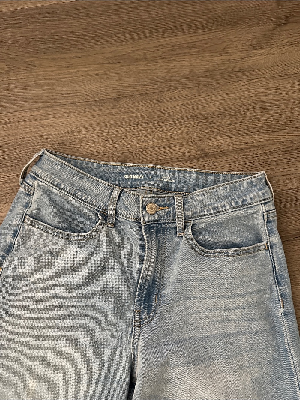 Old Navy wide leg jeans - Picture 2 of 3